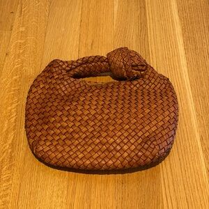 Woven handbag like Bottega Jodie Small